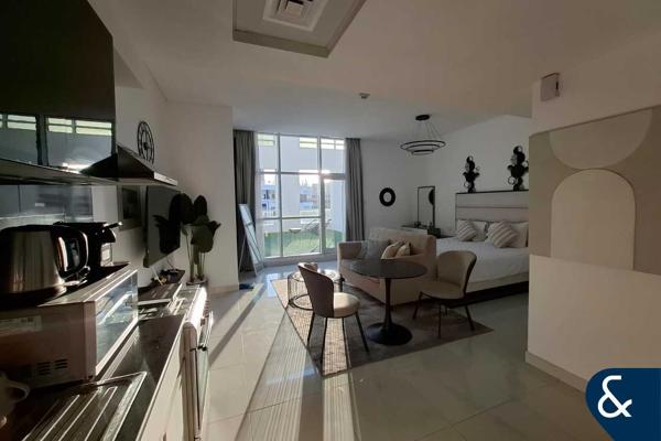 884.69 SQFT | PRIVATE GARDEN | VACANT